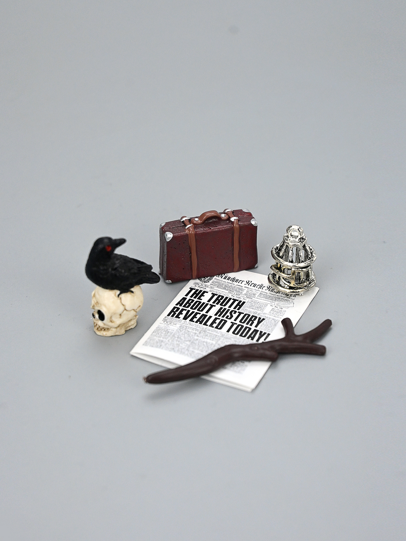 Miniature Academy Luggage Scen - Home Decor Deals 리뷰 및 가격